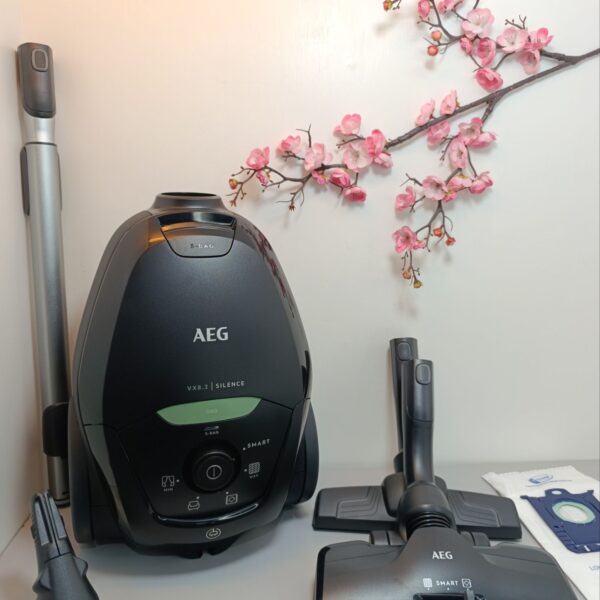 جاروبرقی آاگ مدل VX82-1-ÖKO | کیسه‌دار 2200 وات | فیلتر HEPA | کم‌صدا